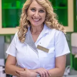 Dr Ljubica Stefanović, specijalista ortodoncije i osnivač ordinacije Dentib u Arilju. Preko 15 godina iskustva u stomatologiji.